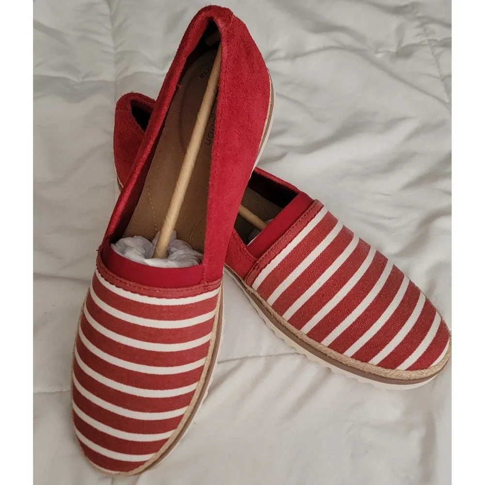 Clarks Red White Stripe Espadrille Slip On Flats‎ Women Size 9 Comfort Shoes